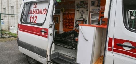 A­m­b­u­l­a­n­s­ı­n­ ­c­a­m­l­a­r­ı­n­ı­ ­k­ı­r­a­n­ ­ş­ü­p­h­e­l­i­l­e­r­ ­t­u­t­u­k­l­a­n­d­ı­